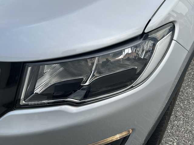 クライスラー・ジープ ジープ コンパス ロンジチュード 富山県 2017(平29)年 5.3万km シルバー ワンオーナー/スマートキー/メーカーオプションナビ/フルセグTV/Bluetooth/ビルトインETC/純正17インチAW/クルーズコントロール/フォグランプ/純正フロアマット/横滑り防止装置/アイドリングストップ/電動格納ウィンカーミラー/保証書/取扱説明書