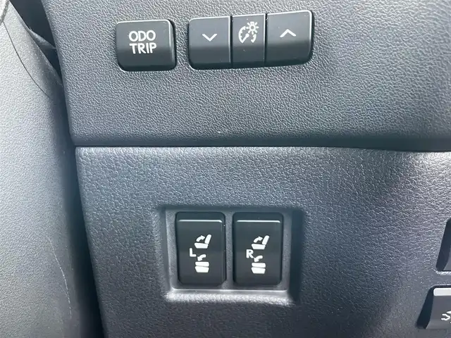 レクサス ＮＸ 300h Fスポーツ 岩手県 2014(平26)年 6.1万km ソニッククォーツ 純正SDナビ/（フルセグTV/CD/DVD/Bluetooth）/全方位カメラ/レーダークルーズコントロール/パドルシフト/ステアリングヒーター/前後ドライブレコーダー/シートヒーター /ベンチレーション/BSM/パワーバックドア /フォグライト /衝突軽減ブレーキ