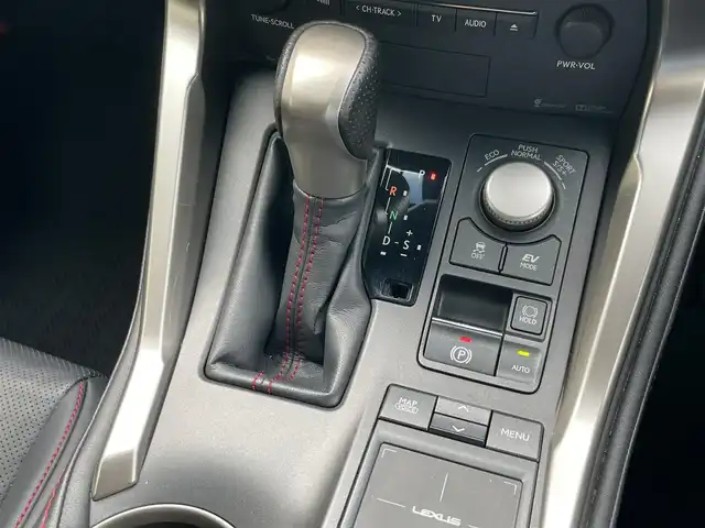 レクサス ＮＸ 300h Fスポーツ 岩手県 2014(平26)年 6.1万km ソニッククォーツ 純正SDナビ/（フルセグTV/CD/DVD/Bluetooth）/全方位カメラ/レーダークルーズコントロール/パドルシフト/ステアリングヒーター/前後ドライブレコーダー/シートヒーター /ベンチレーション/BSM/パワーバックドア /フォグライト /衝突軽減ブレーキ