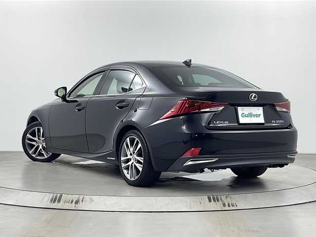 レクサス ＩＳ 300h バージョンL 埼玉県 2018(平30)年 2.5万km ブラック メーカーナビ　/バックカメラ　/フルセグＴＶ　/パーキングサポートブレーキ　/エアシート　/シートヒーター　/メモリーシート　/純正ドアバイザー　/純正ビルトインＥＴＣ２．０　/純正フロアマット　/レザーシート
