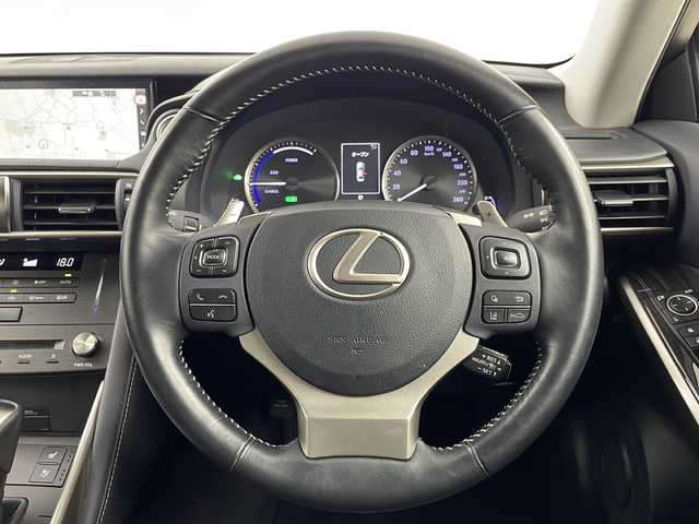レクサス ＩＳ 300h バージョンL 埼玉県 2018(平30)年 2.5万km ブラック メーカーナビ　/バックカメラ　/フルセグＴＶ　/パーキングサポートブレーキ　/エアシート　/シートヒーター　/メモリーシート　/純正ドアバイザー　/純正ビルトインＥＴＣ２．０　/純正フロアマット　/レザーシート