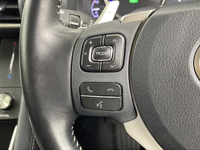 レクサス ＩＳ 300h バージョンL 埼玉県 2018(平30)年 2.5万km ブラック メーカーナビ　/バックカメラ　/フルセグＴＶ　/パーキングサポートブレーキ　/エアシート　/シートヒーター　/メモリーシート　/純正ドアバイザー　/純正ビルトインＥＴＣ２．０　/純正フロアマット　/レザーシート