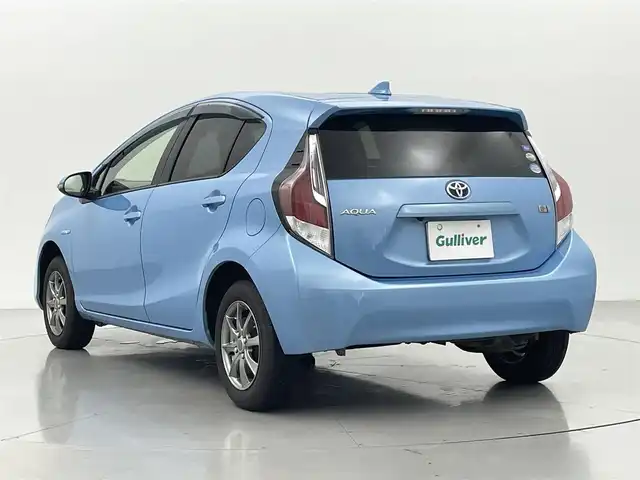 トヨタ アクア L 熊本県 2015(平27)年 3.9万km クールソーダメタリック 純正ナビNSCP-W64（ＣＤ・ＳＤ・ＢＴ・ワンセグ）/社外前方ドライブレコーダー　/バックカメラ　/横滑り防止　/社外フロアマット　/社外１４インチＡＷ　/リモコンキー　/スペアキー１本　/ドアバイザー　/取扱説明書