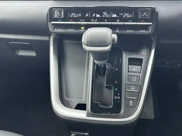 トヨタ ノア S－Z 奈良県 2022(令4)年 0.9万km ホワイトパールクリスタルシャイン 純正８インチディスプレイオーディオ/（Bluetooth）/レーダーレーダークルーズコントロール/バックカメラ/コーナーセンサー/衝突軽減システム/レーンキープアシスト/両側パワースライドドア/ハーフレザーシート（ブラック）/前席シートヒーター/後席サンシェード/前方ドライブレコーダー/ドラレコ付きデジタルインナーミラー/ＥＴＣ/純正17インチAW/スペアキーX1