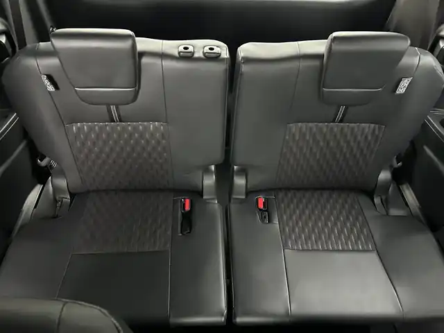 トヨタ ノア S－Z 奈良県 2022(令4)年 0.9万km ホワイトパールクリスタルシャイン 純正８インチディスプレイオーディオ/（Bluetooth）/レーダーレーダークルーズコントロール/バックカメラ/コーナーセンサー/衝突軽減システム/レーンキープアシスト/両側パワースライドドア/ハーフレザーシート（ブラック）/前席シートヒーター/後席サンシェード/前方ドライブレコーダー/ドラレコ付きデジタルインナーミラー/ＥＴＣ/純正17インチAW/スペアキーX1