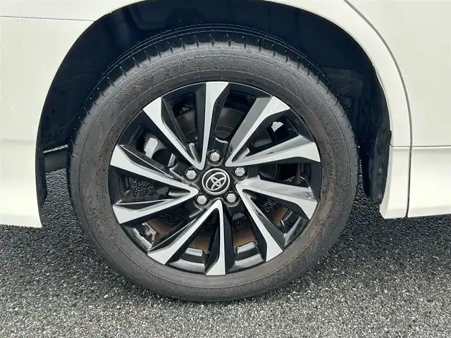 トヨタ ノア S－Z 奈良県 2022(令4)年 0.9万km ホワイトパールクリスタルシャイン 純正８インチディスプレイオーディオ/（Bluetooth）/レーダーレーダークルーズコントロール/バックカメラ/コーナーセンサー/衝突軽減システム/レーンキープアシスト/両側パワースライドドア/ハーフレザーシート（ブラック）/前席シートヒーター/後席サンシェード/前方ドライブレコーダー/ドラレコ付きデジタルインナーミラー/ＥＴＣ/純正17インチAW/スペアキーX1