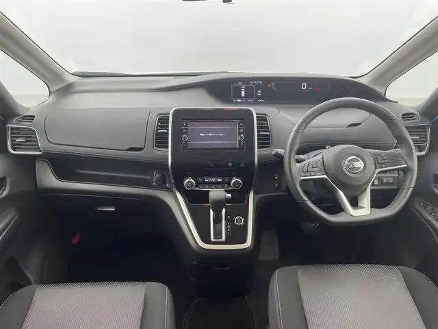 日産 セレナ ハイウェイスター Vセレクション 福井県 2018(平30)年 4.4万km ブリリアントホワイトパール セーフティパック/純正ナビゲーション/【AM/FM/CD/Bluetooth/フルセグTV】/アラウンドビューモニター/ETC/両側パワースライドドア/衝突軽減ブレーキ/クルーズコントロール（追従なし）/オートライト/LEDヘッドライド/フォグライト/プッシュスタート/スマートキー/スペアキー/クリアランスソナー