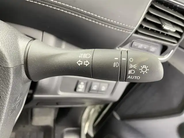 日産 セレナ ハイウェイスター Vセレクション 福井県 2018(平30)年 4.4万km ブリリアントホワイトパール セーフティパック/純正ナビゲーション/【AM/FM/CD/Bluetooth/フルセグTV】/アラウンドビューモニター/ETC/両側パワースライドドア/衝突軽減ブレーキ/クルーズコントロール（追従なし）/オートライト/LEDヘッドライド/フォグライト/プッシュスタート/スマートキー/スペアキー/クリアランスソナー