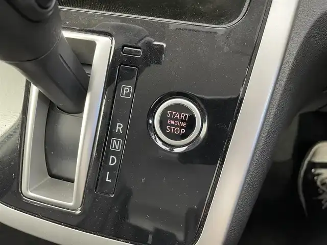 日産 セレナ ハイウェイスター Vセレクション 福井県 2018(平30)年 4.4万km ブリリアントホワイトパール セーフティパック/純正ナビゲーション/【AM/FM/CD/Bluetooth/フルセグTV】/アラウンドビューモニター/ETC/両側パワースライドドア/衝突軽減ブレーキ/クルーズコントロール（追従なし）/オートライト/LEDヘッドライド/フォグライト/プッシュスタート/スマートキー/スペアキー/クリアランスソナー