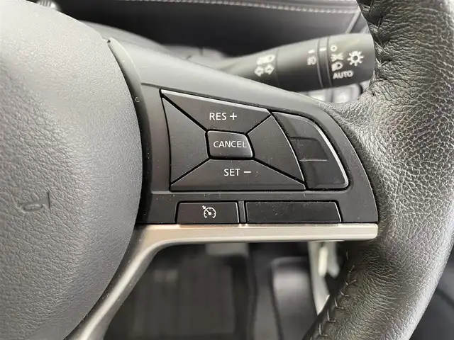 日産 セレナ ハイウェイスター Vセレクション 福井県 2018(平30)年 4.4万km ブリリアントホワイトパール セーフティパック/純正ナビゲーション/【AM/FM/CD/Bluetooth/フルセグTV】/アラウンドビューモニター/ETC/両側パワースライドドア/衝突軽減ブレーキ/クルーズコントロール（追従なし）/オートライト/LEDヘッドライド/フォグライト/プッシュスタート/スマートキー/スペアキー/クリアランスソナー