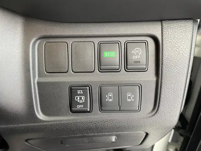 日産 セレナ ハイウェイスター Vセレクション 福井県 2018(平30)年 4.4万km ブリリアントホワイトパール セーフティパック/純正ナビゲーション/【AM/FM/CD/Bluetooth/フルセグTV】/アラウンドビューモニター/ETC/両側パワースライドドア/衝突軽減ブレーキ/クルーズコントロール（追従なし）/オートライト/LEDヘッドライド/フォグライト/プッシュスタート/スマートキー/スペアキー/クリアランスソナー