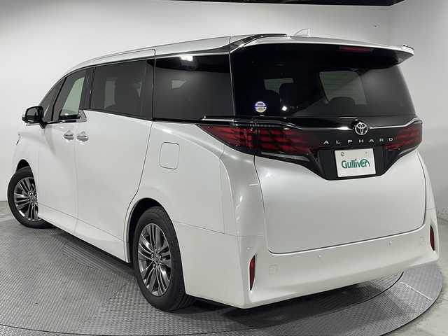 トヨタ アルファード Z 広島県 2024(令6)年 0.8万km プラチナホワイトパールマイカ 禁煙車/純正１４型ナビ/サンルーフ/温冷シート/ユニバーサルステップ/パワーシート/全周囲カメラ/デジタルインナーミラー/ステアリングヒーター/ワイヤレス充電/レーダークルーズコントロール　/オットマン/両側電動ドア/電動リア/１００Ｖ/ブラインドスポットモニター/LEDアダブティブヘッドライト/レーンキープ/踏み間違い防止/衝突軽減/ETC2.0/純正18インチアルミホイール(225/60/R18)/エアバッグ(運転席/助手席/サイド/カーテン)