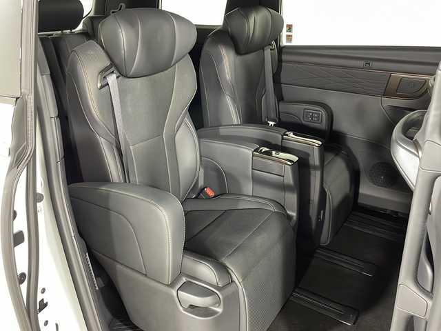 トヨタ アルファード Z 広島県 2024(令6)年 0.8万km プラチナホワイトパールマイカ 禁煙車/純正１４型ナビ/サンルーフ/温冷シート/ユニバーサルステップ/パワーシート/全周囲カメラ/デジタルインナーミラー/ステアリングヒーター/ワイヤレス充電/レーダークルーズコントロール　/オットマン/両側電動ドア/電動リア/１００Ｖ/ブラインドスポットモニター/LEDアダブティブヘッドライト/レーンキープ/踏み間違い防止/衝突軽減/ETC2.0/純正18インチアルミホイール(225/60/R18)/エアバッグ(運転席/助手席/サイド/カーテン)