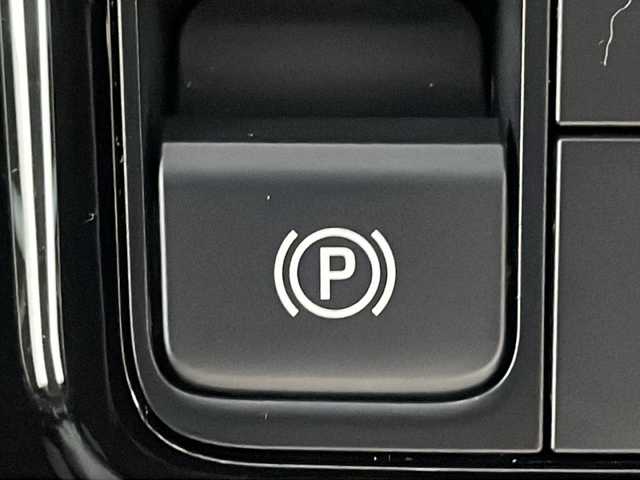 トヨタ アルファード Z 広島県 2024(令6)年 0.8万km プラチナホワイトパールマイカ 禁煙車/純正１４型ナビ/サンルーフ/温冷シート/ユニバーサルステップ/パワーシート/全周囲カメラ/デジタルインナーミラー/ステアリングヒーター/ワイヤレス充電/レーダークルーズコントロール　/オットマン/両側電動ドア/電動リア/１００Ｖ/ブラインドスポットモニター/LEDアダブティブヘッドライト/レーンキープ/踏み間違い防止/衝突軽減/ETC2.0/純正18インチアルミホイール(225/60/R18)/エアバッグ(運転席/助手席/サイド/カーテン)