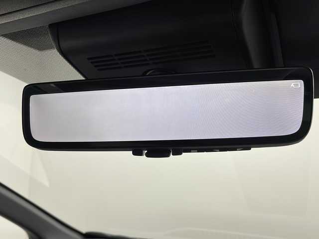 トヨタ アルファード Z 広島県 2024(令6)年 0.8万km プラチナホワイトパールマイカ 禁煙車/純正１４型ナビ/サンルーフ/温冷シート/ユニバーサルステップ/パワーシート/全周囲カメラ/デジタルインナーミラー/ステアリングヒーター/ワイヤレス充電/レーダークルーズコントロール　/オットマン/両側電動ドア/電動リア/１００Ｖ/ブラインドスポットモニター/LEDアダブティブヘッドライト/レーンキープ/踏み間違い防止/衝突軽減/ETC2.0/純正18インチアルミホイール(225/60/R18)/エアバッグ(運転席/助手席/サイド/カーテン)