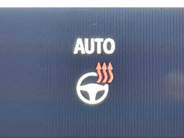 トヨタ アルファード Z 広島県 2024(令6)年 0.8万km プラチナホワイトパールマイカ 禁煙車/純正１４型ナビ/サンルーフ/温冷シート/ユニバーサルステップ/パワーシート/全周囲カメラ/デジタルインナーミラー/ステアリングヒーター/ワイヤレス充電/レーダークルーズコントロール　/オットマン/両側電動ドア/電動リア/１００Ｖ/ブラインドスポットモニター/LEDアダブティブヘッドライト/レーンキープ/踏み間違い防止/衝突軽減/ETC2.0/純正18インチアルミホイール(225/60/R18)/エアバッグ(運転席/助手席/サイド/カーテン)