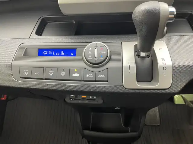 ホンダ フリード G ジャストセレクション 茨城県 2015(平27)年 7.7万km ホワイトオーキッドパール 純正ナビ/Bluetooth/フルセグ/CD/DVD/SD/バックカメラ/クルーズコントロール/ETC/キセノンヘッドライト/オートライト/ハーフレザーシート/スマートキー/スペアキー