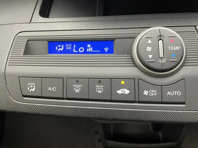 ホンダ フリード G ジャストセレクション 茨城県 2015(平27)年 7.7万km ホワイトオーキッドパール 純正ナビ/Bluetooth/フルセグ/CD/DVD/SD/バックカメラ/クルーズコントロール/ETC/キセノンヘッドライト/オートライト/ハーフレザーシート/スマートキー/スペアキー