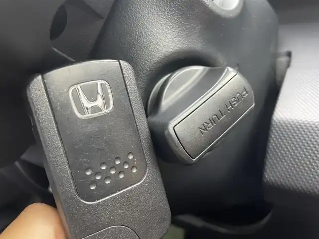 ホンダ フリード G ジャストセレクション 茨城県 2015(平27)年 7.7万km ホワイトオーキッドパール 純正ナビ/Bluetooth/フルセグ/CD/DVD/SD/バックカメラ/クルーズコントロール/ETC/キセノンヘッドライト/オートライト/ハーフレザーシート/スマートキー/スペアキー