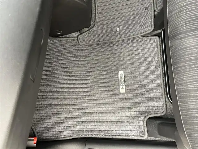ホンダ フリード G ジャストセレクション 茨城県 2015(平27)年 7.7万km ホワイトオーキッドパール 純正ナビ/Bluetooth/フルセグ/CD/DVD/SD/バックカメラ/クルーズコントロール/ETC/キセノンヘッドライト/オートライト/ハーフレザーシート/スマートキー/スペアキー