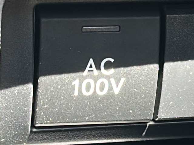 レクサス ＩＳ 300h バージョンL 茨城県 2023(令5)年 3万km パール 10インチ純正SDナビ(Bluetooth/バックカメラ/フルセグTV)/アダプティブクルーズコントロール/パワーシート/シートヒーター/エアシート/ドライブレコーダー/ETC2.0/横滑り防止装置/コーナーセンサー/オートマチックハイビーム/LEDオートライト/レーンキープアシスト/サイドエアバッグ/MTモード付AT/冷房AAC/純正フロアマット/19インチ純正アルミホイール