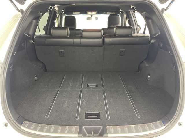 トヨタ ハリアー エレガンス 愛知県 2017(平29)年 7万km ホワイトパールクリスタルシャイン ＡＬＰＩＮＥ９型ナビ/・フルセグ/Ｂｌｕｅｔｏｏｔｈ/・ＤＶＤ/ＣＤ/バックカメラ　/パワーシート/ＥＴＣ/コーナーセンサー/オートライト/純正アルミホイール