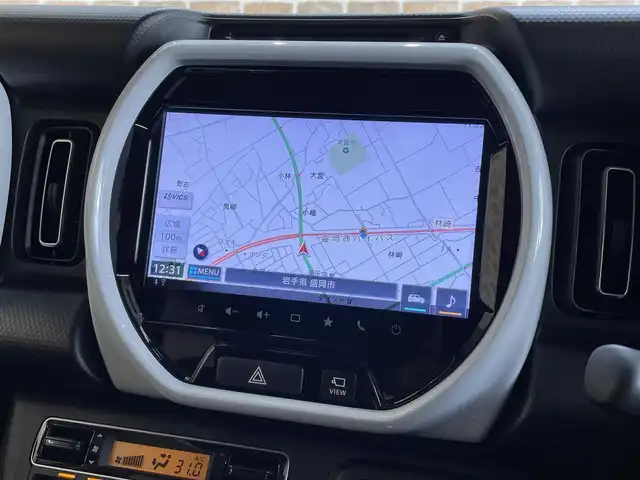 スズキ ハスラー HYBRID X 岩手県 2023(令5)年 2万km ピュアホワイトP ワンオーナー/４WD/全方位モニター/スズキセーフティサポート/デュアルカメラブレーキサポート/車線逸脱抑制機能/アダプティブクルーズコントロール/誤発進抑制機能/先行車発信お知らせ機能/標識認識機能/ハイビームアシスト/ヒルディセントコントロール/スノーモード・グリップコントロール/リヤパーキングセンサー/横滑り防止装置/アイドリングストップ/前席シートヒーター/純正メモリナビ/フルセグTV/AppleCarPlay・AndroidAuto/ドライブレコーダー/ETC/LEDヘッドライト/純正１５インチアルミホイール