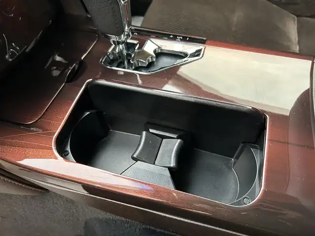 トヨタ クラウン ハイブリッド ロイヤルサルーンG 香川県 2014(平26)年 12.2万km プレシャスシルバー 純正HDDナビ/【Bluetooth/CD/DVD/フルセグ】/全方位カメラ/レーダークルーズコントロール/前席シートヒーター/ハンドルヒーター/ドライブレコーダー/17インチアルミ