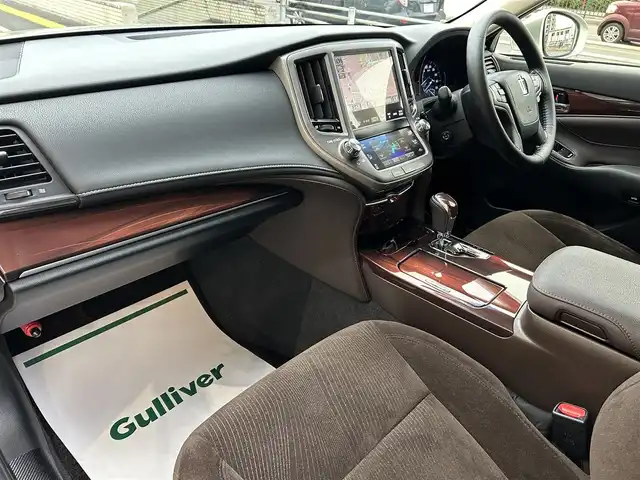 トヨタ クラウン ハイブリッド ロイヤルサルーンG 香川県 2014(平26)年 12.2万km プレシャスシルバー 純正HDDナビ/【Bluetooth/CD/DVD/フルセグ】/全方位カメラ/レーダークルーズコントロール/前席シートヒーター/ハンドルヒーター/ドライブレコーダー/17インチアルミ