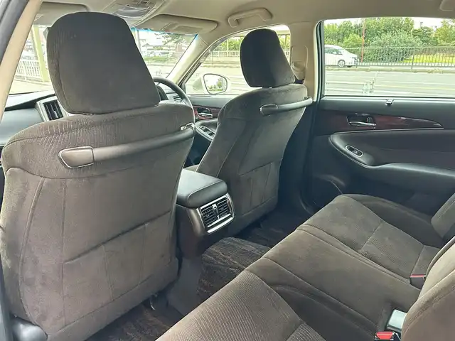 トヨタ クラウン ハイブリッド ロイヤルサルーンG 香川県 2014(平26)年 12.2万km プレシャスシルバー 純正HDDナビ/【Bluetooth/CD/DVD/フルセグ】/全方位カメラ/レーダークルーズコントロール/前席シートヒーター/ハンドルヒーター/ドライブレコーダー/17インチアルミ