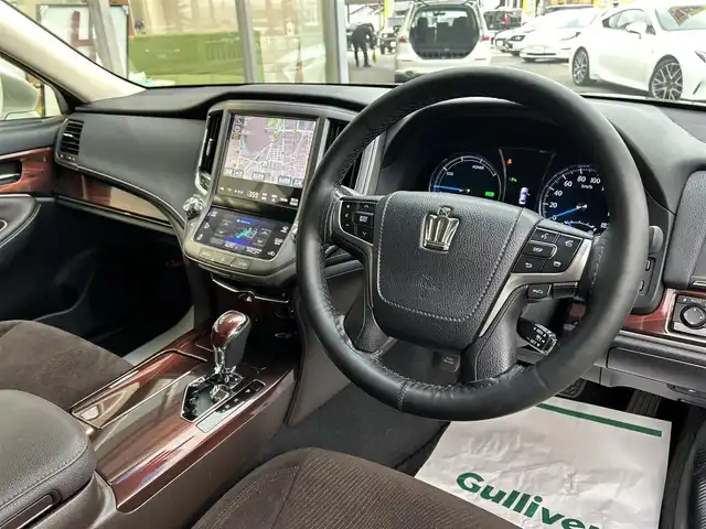 トヨタ クラウン ハイブリッド ロイヤルサルーンG 香川県 2014(平26)年 12.2万km プレシャスシルバー 純正HDDナビ/【Bluetooth/CD/DVD/フルセグ】/全方位カメラ/レーダークルーズコントロール/前席シートヒーター/ハンドルヒーター/ドライブレコーダー/17インチアルミ