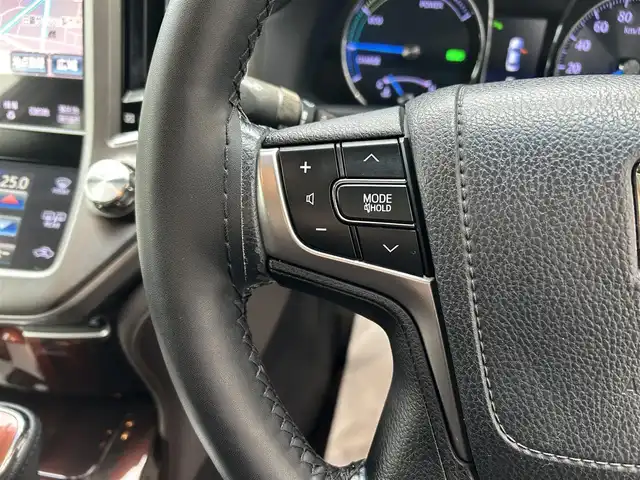 トヨタ クラウン ハイブリッド ロイヤルサルーンG 香川県 2014(平26)年 12.2万km プレシャスシルバー 純正HDDナビ/【Bluetooth/CD/DVD/フルセグ】/全方位カメラ/レーダークルーズコントロール/前席シートヒーター/ハンドルヒーター/ドライブレコーダー/17インチアルミ