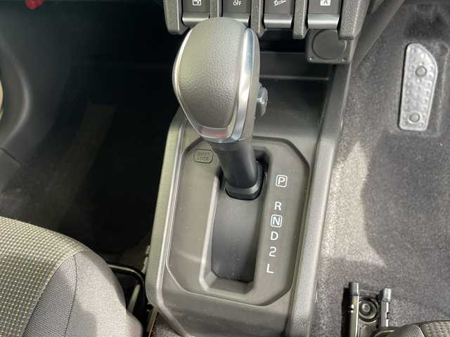 スズキ ジムニー ノマド FC 愛知県 2025(令7)年 0.1千km ベージュ 登録済未使用車/レーダークルーズコントロール/シートヒーター/コーナーセンサー/純正アルミホイール/LEDヘッドライト/オートマチックハイビーム/衝突軽減システム/ステアリングスイッチ/スマートキー/プッシュスタート