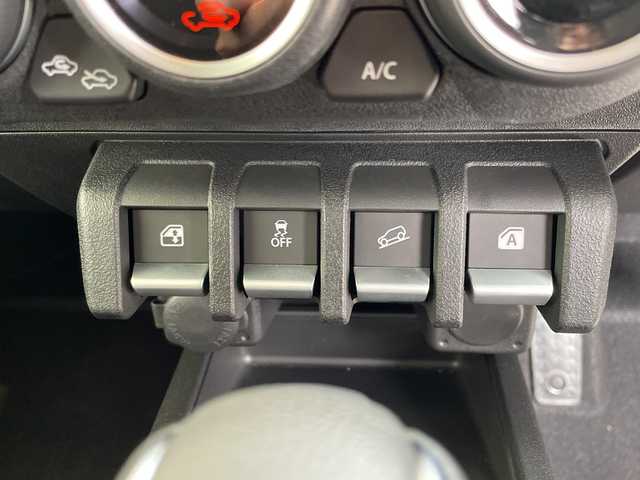 スズキ ジムニー ノマド FC 愛知県 2025(令7)年 0.1千km ベージュ 登録済未使用車/レーダークルーズコントロール/シートヒーター/コーナーセンサー/純正アルミホイール/LEDヘッドライト/オートマチックハイビーム/衝突軽減システム/ステアリングスイッチ/スマートキー/プッシュスタート