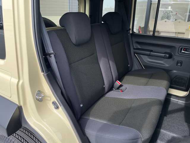 スズキ ジムニー ノマド FC 愛知県 2025(令7)年 0.1千km ベージュ 登録済未使用車/レーダークルーズコントロール/シートヒーター/コーナーセンサー/純正アルミホイール/LEDヘッドライト/オートマチックハイビーム/衝突軽減システム/ステアリングスイッチ/スマートキー/プッシュスタート