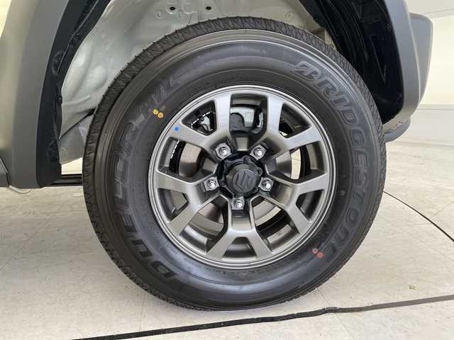 スズキ ジムニー ノマド FC 愛知県 2025(令7)年 0.1千km ベージュ 登録済未使用車/レーダークルーズコントロール/シートヒーター/コーナーセンサー/純正アルミホイール/LEDヘッドライト/オートマチックハイビーム/衝突軽減システム/ステアリングスイッチ/スマートキー/プッシュスタート