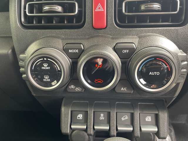 スズキ ジムニー ノマド FC 愛知県 2025(令7)年 0.1千km ベージュ 登録済未使用車/レーダークルーズコントロール/シートヒーター/コーナーセンサー/純正アルミホイール/LEDヘッドライト/オートマチックハイビーム/衝突軽減システム/ステアリングスイッチ/スマートキー/プッシュスタート