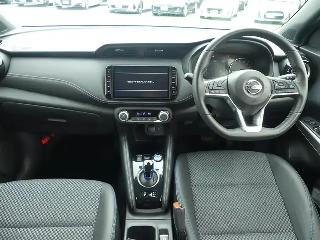 日産 キックス X 千葉県 2020(令2)年 4.8万km ブリリアントホワイトパール/ピュアブラック 2トーン エマージェンシーブレーキ/プロパイロット/インテリジェントルームミラー/純正SDナビ/地デジTV/【DVD/CD再生機能】/バックカメラ/ドライブレコーダー/ETC/LEDヘッドライト/フォグライト/ウインカーミラー/コーナーセンサー/純正17インチアルミホイル/サイド/カーテンエアバッグ/インテリジェントキー