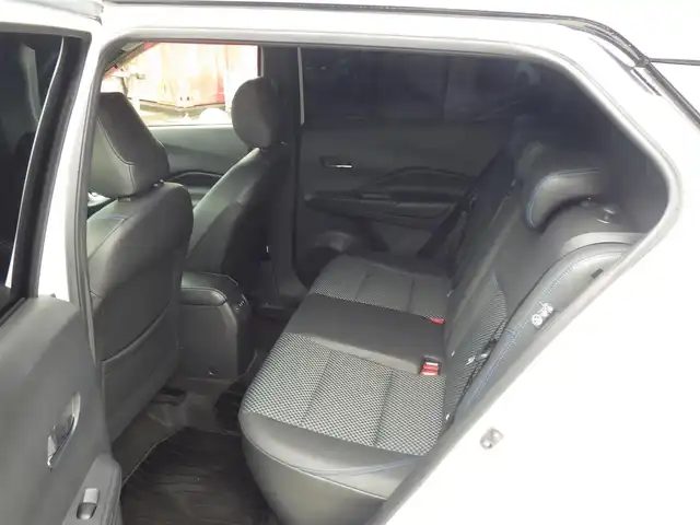 日産 キックス X 千葉県 2020(令2)年 4.8万km ブリリアントホワイトパール/ピュアブラック 2トーン エマージェンシーブレーキ/プロパイロット/インテリジェントルームミラー/純正SDナビ/地デジTV/【DVD/CD再生機能】/バックカメラ/ドライブレコーダー/ETC/LEDヘッドライト/フォグライト/ウインカーミラー/コーナーセンサー/純正17インチアルミホイル/サイド/カーテンエアバッグ/インテリジェントキー