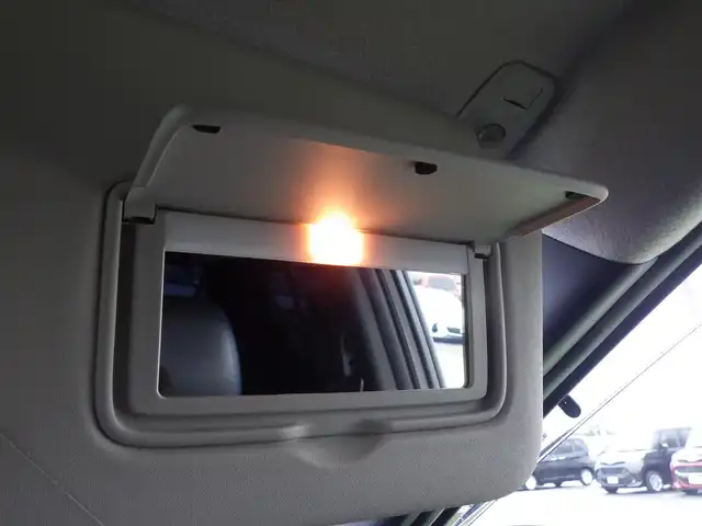 日産 キックス X 千葉県 2020(令2)年 4.8万km ブリリアントホワイトパール/ピュアブラック 2トーン エマージェンシーブレーキ/プロパイロット/インテリジェントルームミラー/純正SDナビ/地デジTV/【DVD/CD再生機能】/バックカメラ/ドライブレコーダー/ETC/LEDヘッドライト/フォグライト/ウインカーミラー/コーナーセンサー/純正17インチアルミホイル/サイド/カーテンエアバッグ/インテリジェントキー