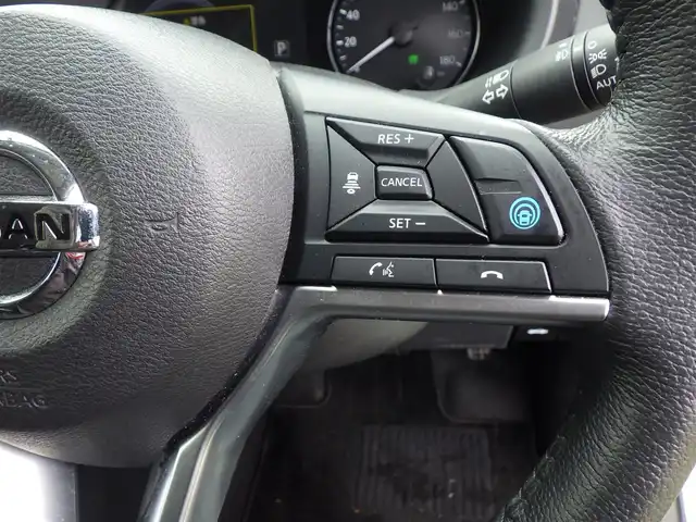 日産 キックス X 千葉県 2020(令2)年 4.8万km ブリリアントホワイトパール/ピュアブラック 2トーン エマージェンシーブレーキ/プロパイロット/インテリジェントルームミラー/純正SDナビ/地デジTV/【DVD/CD再生機能】/バックカメラ/ドライブレコーダー/ETC/LEDヘッドライト/フォグライト/ウインカーミラー/コーナーセンサー/純正17インチアルミホイル/サイド/カーテンエアバッグ/インテリジェントキー