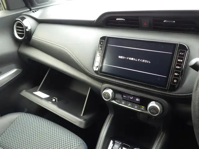 日産 キックス X 千葉県 2020(令2)年 4.8万km ブリリアントホワイトパール/ピュアブラック 2トーン エマージェンシーブレーキ/プロパイロット/インテリジェントルームミラー/純正SDナビ/地デジTV/【DVD/CD再生機能】/バックカメラ/ドライブレコーダー/ETC/LEDヘッドライト/フォグライト/ウインカーミラー/コーナーセンサー/純正17インチアルミホイル/サイド/カーテンエアバッグ/インテリジェントキー