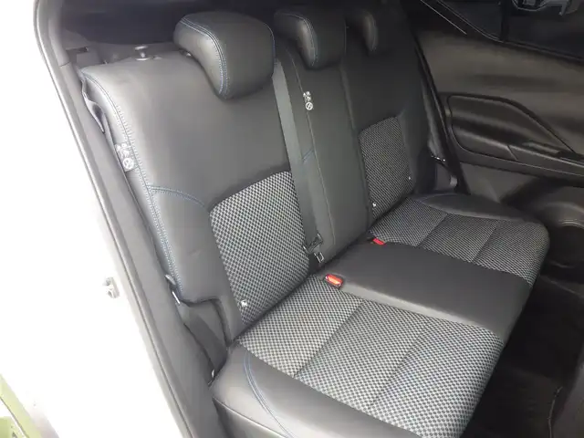 日産 キックス X 千葉県 2020(令2)年 4.8万km ブリリアントホワイトパール/ピュアブラック 2トーン エマージェンシーブレーキ/プロパイロット/インテリジェントルームミラー/純正SDナビ/地デジTV/【DVD/CD再生機能】/バックカメラ/ドライブレコーダー/ETC/LEDヘッドライト/フォグライト/ウインカーミラー/コーナーセンサー/純正17インチアルミホイル/サイド/カーテンエアバッグ/インテリジェントキー