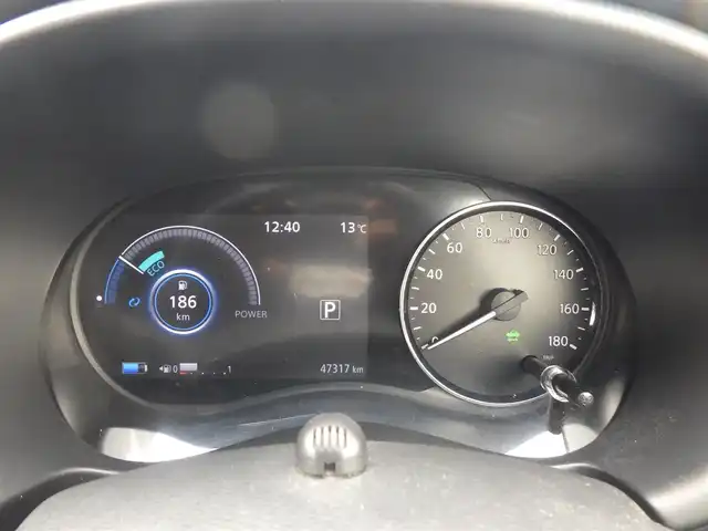 日産 キックス X 千葉県 2020(令2)年 4.8万km ブリリアントホワイトパール/ピュアブラック 2トーン エマージェンシーブレーキ/プロパイロット/インテリジェントルームミラー/純正SDナビ/地デジTV/【DVD/CD再生機能】/バックカメラ/ドライブレコーダー/ETC/LEDヘッドライト/フォグライト/ウインカーミラー/コーナーセンサー/純正17インチアルミホイル/サイド/カーテンエアバッグ/インテリジェントキー