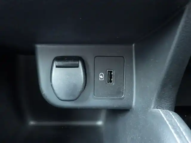 日産 キックス X 千葉県 2020(令2)年 4.8万km ブリリアントホワイトパール/ピュアブラック 2トーン エマージェンシーブレーキ/プロパイロット/インテリジェントルームミラー/純正SDナビ/地デジTV/【DVD/CD再生機能】/バックカメラ/ドライブレコーダー/ETC/LEDヘッドライト/フォグライト/ウインカーミラー/コーナーセンサー/純正17インチアルミホイル/サイド/カーテンエアバッグ/インテリジェントキー