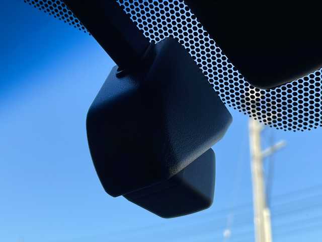 トヨタ カムリ WS 山口県 2018(平30)年 3.6万km プラチナホワイトパールマイカ 純正ナビ【NSCD-W66】/・AM/FM/CD/AUX/・Bluetooth/・ワンセグテレビ/バックカメラ/ETC/ドライブレコーダー/パドルシフト/トヨタセーフティセンス/・プリクラッシュセーフティ/・レーントレーシングアシスト/・レーダークルーズコントロール/・オートマチックハイビーム/・ロードサインアシスト/・ブラインドスポットモニター/・クリアランスソナー/D席パワーシート/純正LEDヘッドライト/純正フロアマット/純正18インチAW