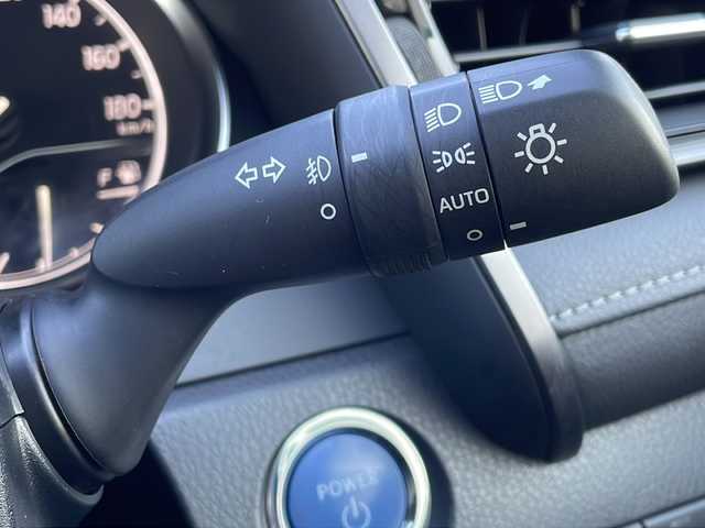 トヨタ カムリ WS 山口県 2018(平30)年 3.6万km プラチナホワイトパールマイカ 純正ナビ【NSCD-W66】/・AM/FM/CD/AUX/・Bluetooth/・ワンセグテレビ/バックカメラ/ETC/ドライブレコーダー/パドルシフト/トヨタセーフティセンス/・プリクラッシュセーフティ/・レーントレーシングアシスト/・レーダークルーズコントロール/・オートマチックハイビーム/・ロードサインアシスト/・ブラインドスポットモニター/・クリアランスソナー/D席パワーシート/純正LEDヘッドライト/純正フロアマット/純正18インチAW