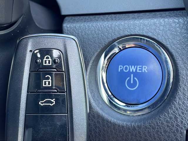 トヨタ カムリ WS 山口県 2018(平30)年 3.6万km プラチナホワイトパールマイカ 純正ナビ【NSCD-W66】/・AM/FM/CD/AUX/・Bluetooth/・ワンセグテレビ/バックカメラ/ETC/ドライブレコーダー/パドルシフト/トヨタセーフティセンス/・プリクラッシュセーフティ/・レーントレーシングアシスト/・レーダークルーズコントロール/・オートマチックハイビーム/・ロードサインアシスト/・ブラインドスポットモニター/・クリアランスソナー/D席パワーシート/純正LEDヘッドライト/純正フロアマット/純正18インチAW