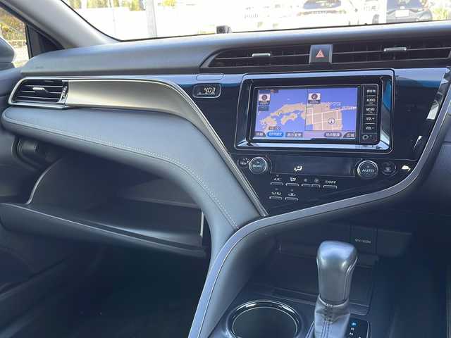 トヨタ カムリ WS 山口県 2018(平30)年 3.6万km プラチナホワイトパールマイカ 純正ナビ【NSCD-W66】/・AM/FM/CD/AUX/・Bluetooth/・ワンセグテレビ/バックカメラ/ETC/ドライブレコーダー/パドルシフト/トヨタセーフティセンス/・プリクラッシュセーフティ/・レーントレーシングアシスト/・レーダークルーズコントロール/・オートマチックハイビーム/・ロードサインアシスト/・ブラインドスポットモニター/・クリアランスソナー/D席パワーシート/純正LEDヘッドライト/純正フロアマット/純正18インチAW