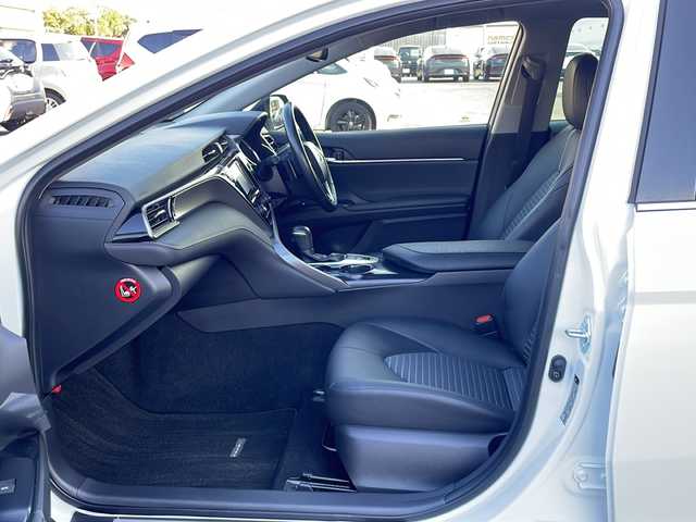 トヨタ カムリ WS 山口県 2018(平30)年 3.6万km プラチナホワイトパールマイカ 純正ナビ【NSCD-W66】/・AM/FM/CD/AUX/・Bluetooth/・ワンセグテレビ/バックカメラ/ETC/ドライブレコーダー/パドルシフト/トヨタセーフティセンス/・プリクラッシュセーフティ/・レーントレーシングアシスト/・レーダークルーズコントロール/・オートマチックハイビーム/・ロードサインアシスト/・ブラインドスポットモニター/・クリアランスソナー/D席パワーシート/純正LEDヘッドライト/純正フロアマット/純正18インチAW